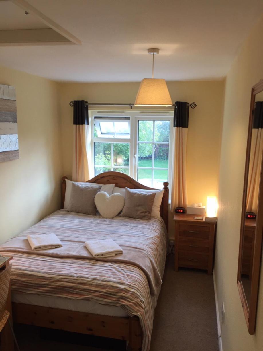 The Holly Tree Bed and Breakfast CBG Exteriör bild